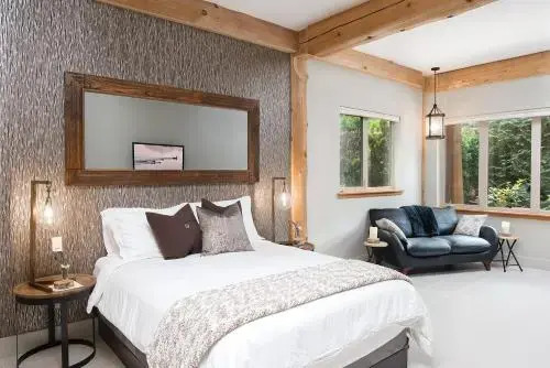 The Rockwell-Harrison Guest Lodge
