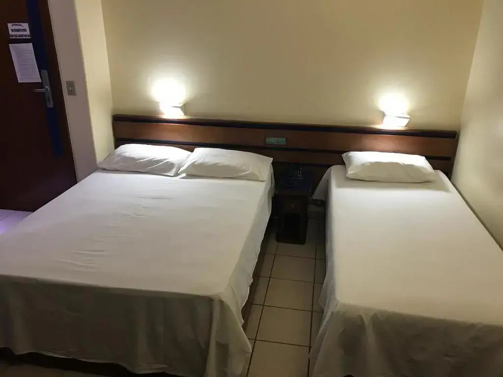 Oft Plaza Oeste Hotel