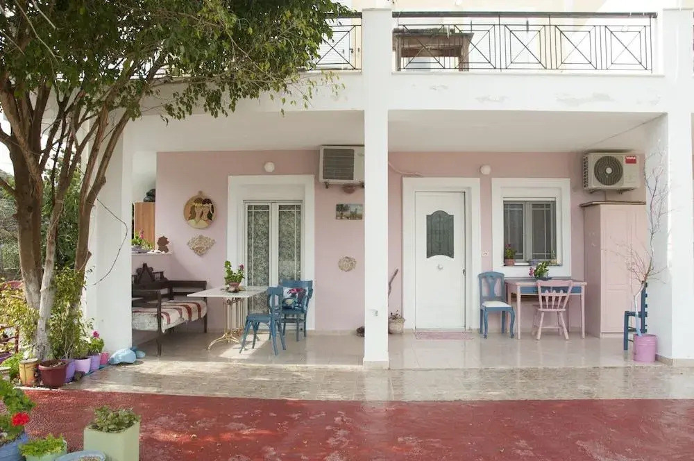 Brezza Apartment E