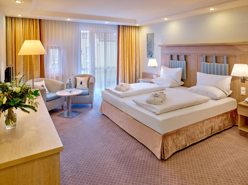 MAXIMILIAN Grand Hotel