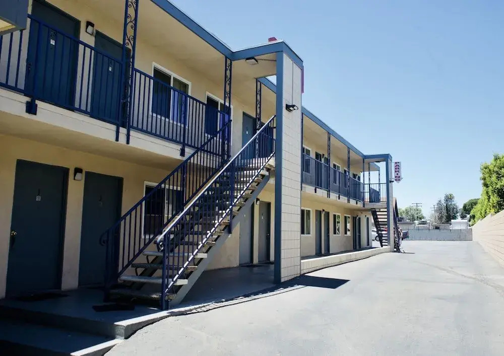 Red Carpet Motel By Ontario