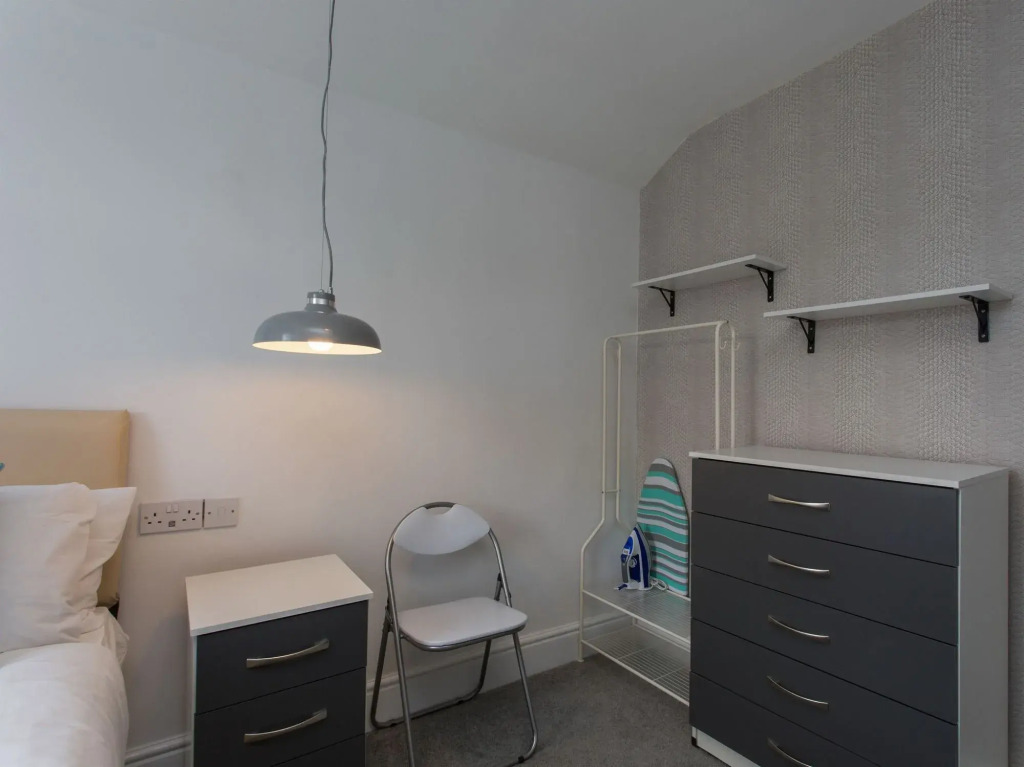 Townhouse Plus @ 26 Westminster St