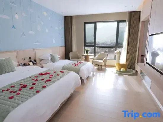 Grand Hotel Mangshi Shengshui Lake