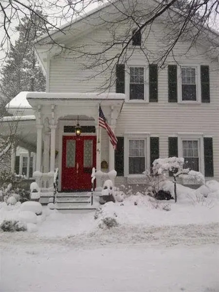 Seasons on Main Bed and Breakfast