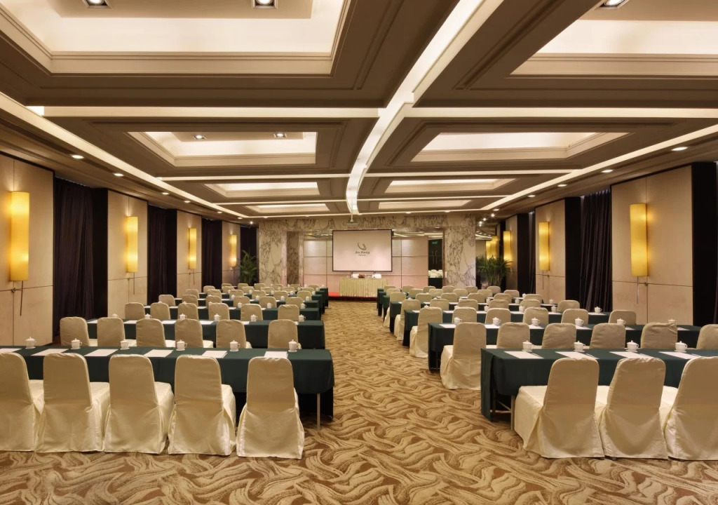 Отель Radisson Red Shanghai Wujiaochang