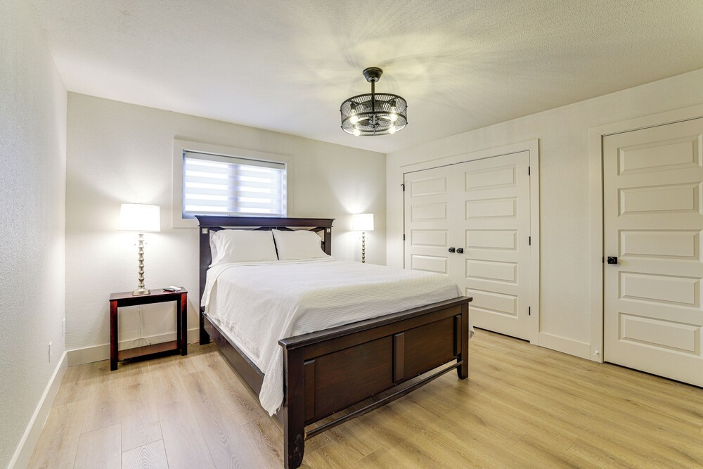 Bike, Golf & Explore: Quiet Bella Vista Retreat