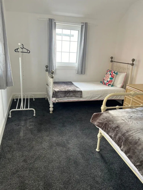Cozy Gogarstone Cottage in Newbridge