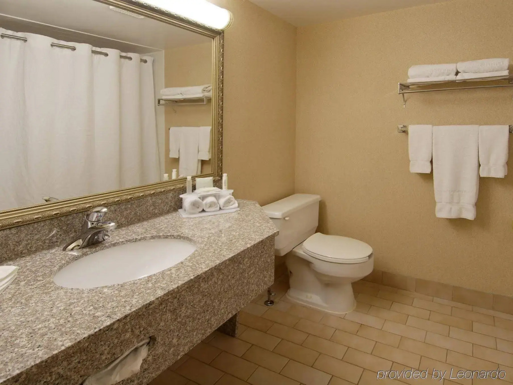 Holiday Inn Express Toronto East - Scarborough by IHG