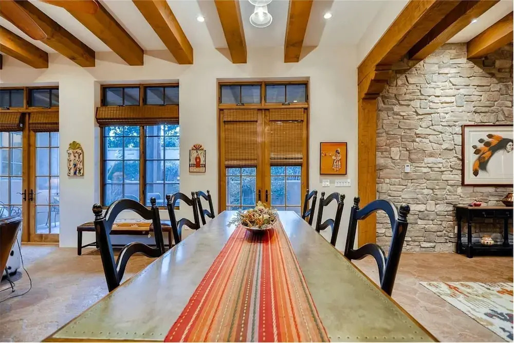Casa Cuervo - Luxury Home With Gorgeous Amenities a Block off Canyon Rd