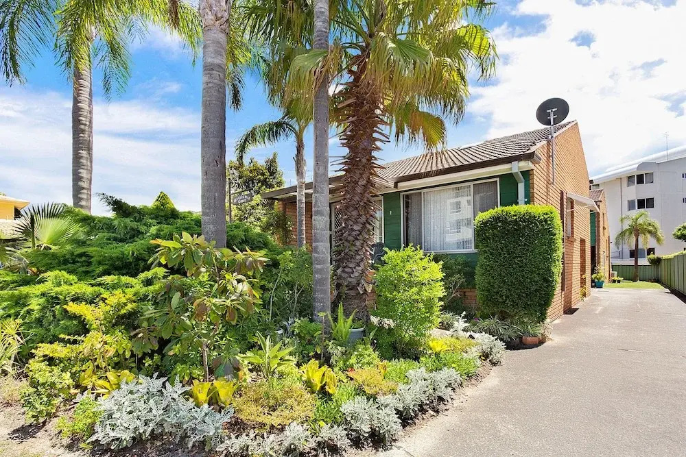 Macadamia Court, 2/8 Government Road