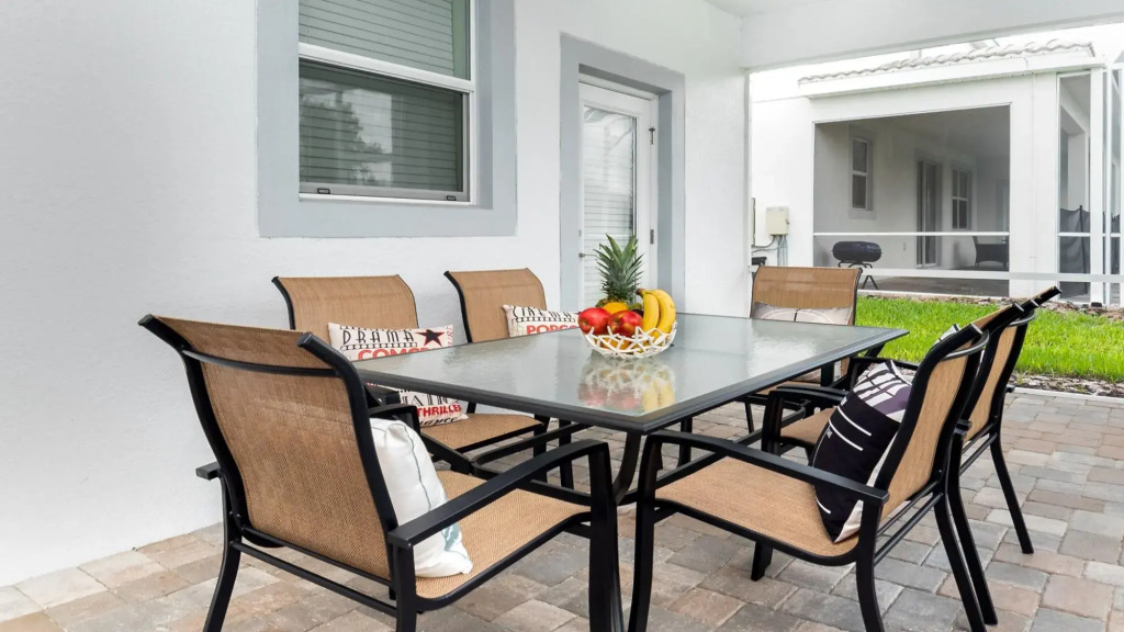 Spacious 8BR Home w Pool SPA Game Room Green View