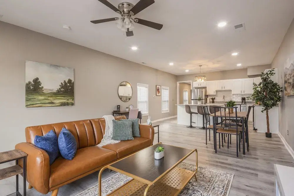 Newly renovated 4BR CozySuites
