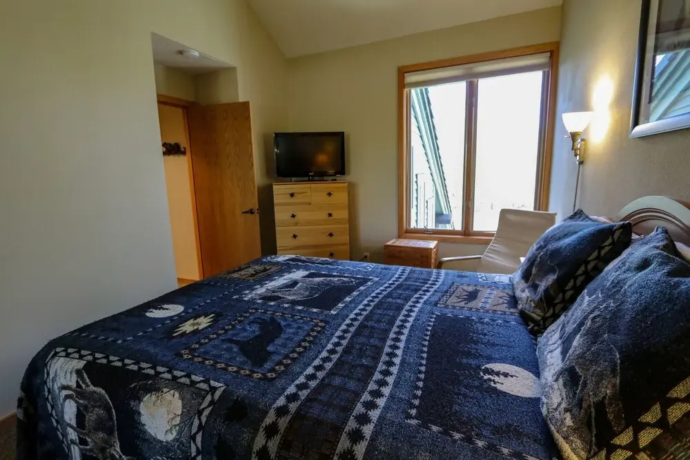 Snowcreek 878 2 Bedrooms 3 Bathrooms Condo