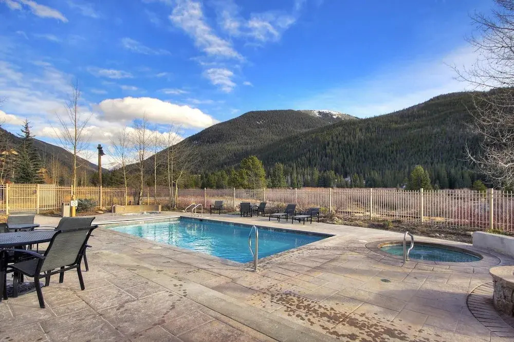 2311 Red Hawk Lodge 2 Bedroom Condo by RedAwning
