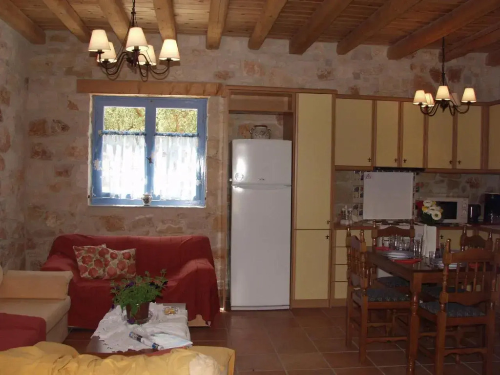 Lithos stone house (Ionio holidays)