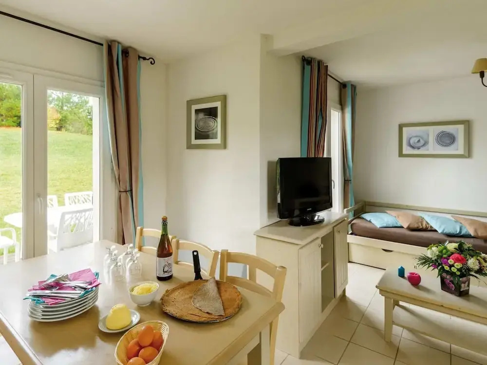 Pleasant Breton Holiday Home Near the bay of Douarnenez