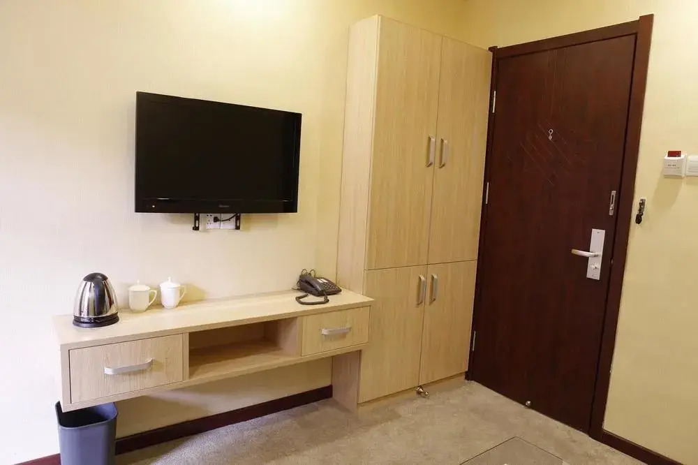 Qingdao Yixin Hotel