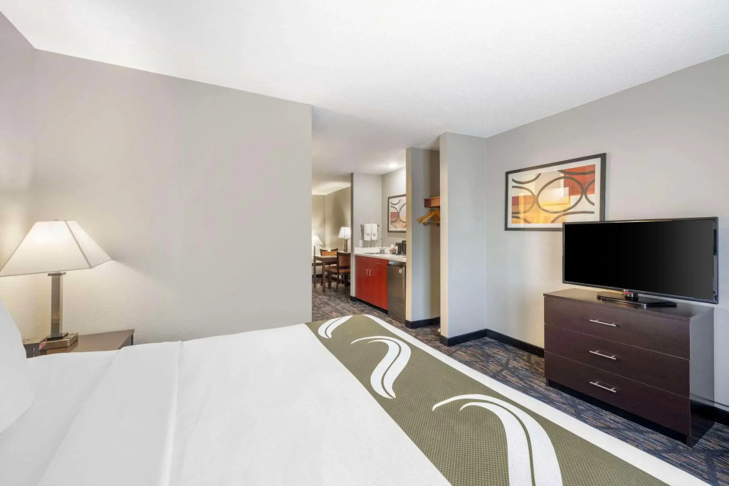 Quality Inn & Suites Lincoln North