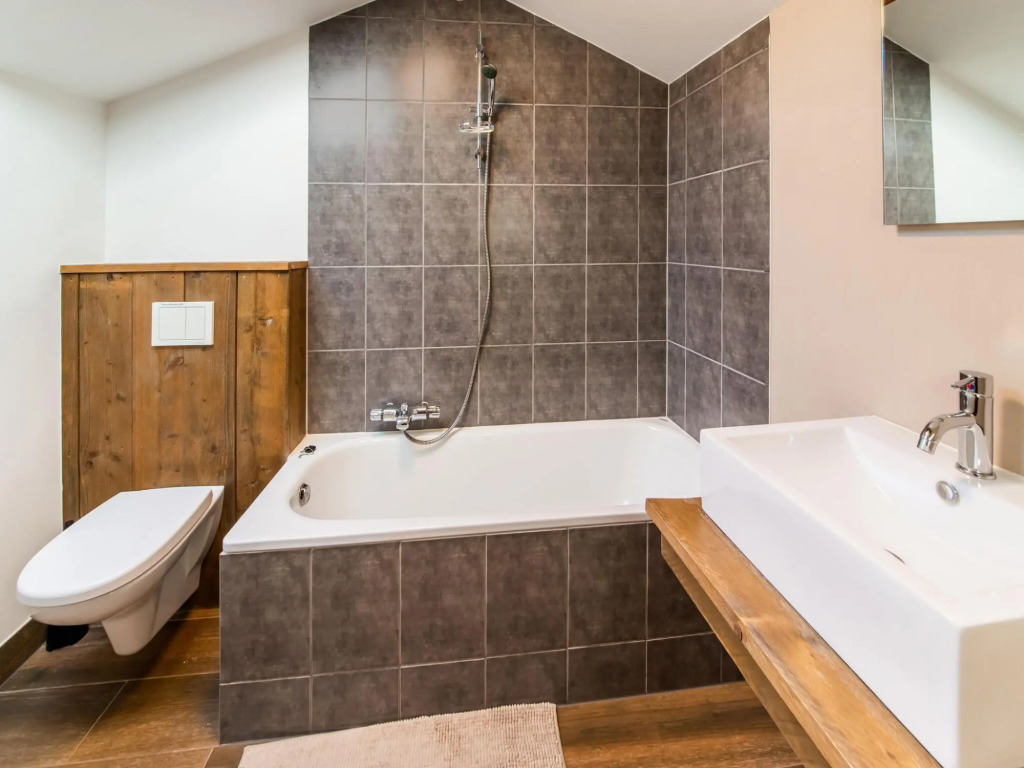 Holiday Home in Vielsalm With Bubble Bath