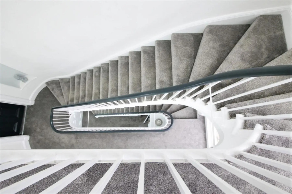 Brand New 2 Bedroom Regency Apartment In Cheltenham Town Centre - Sleeps Up To 6