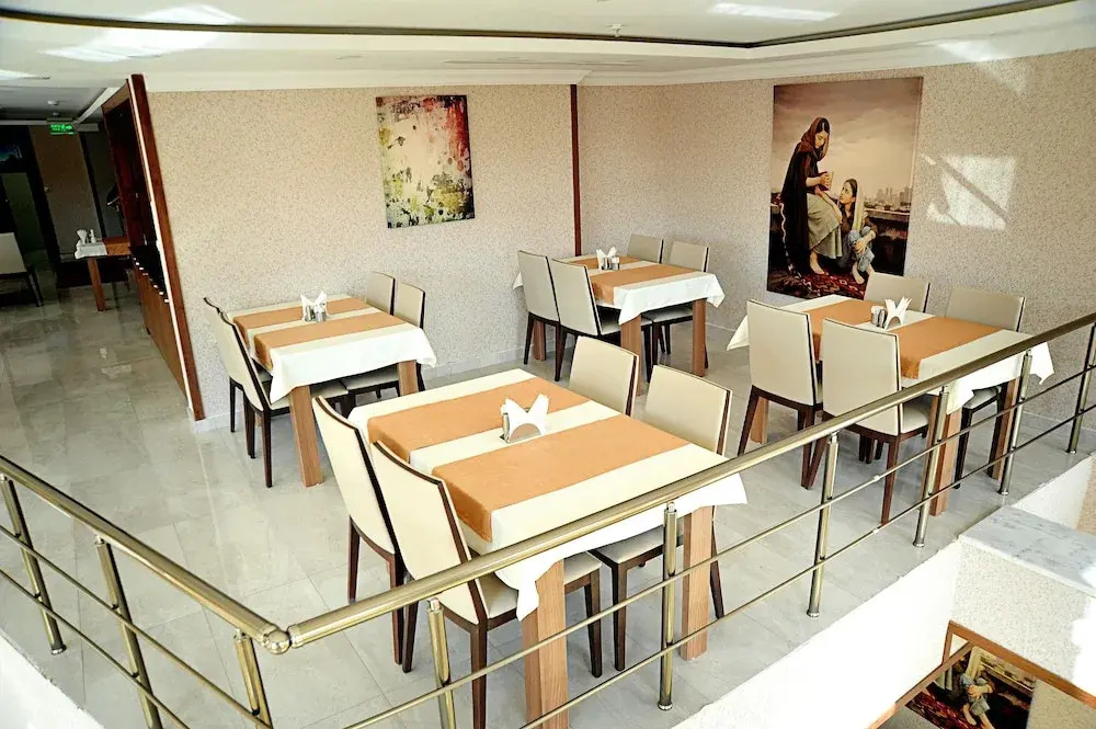 Asuris Hotel