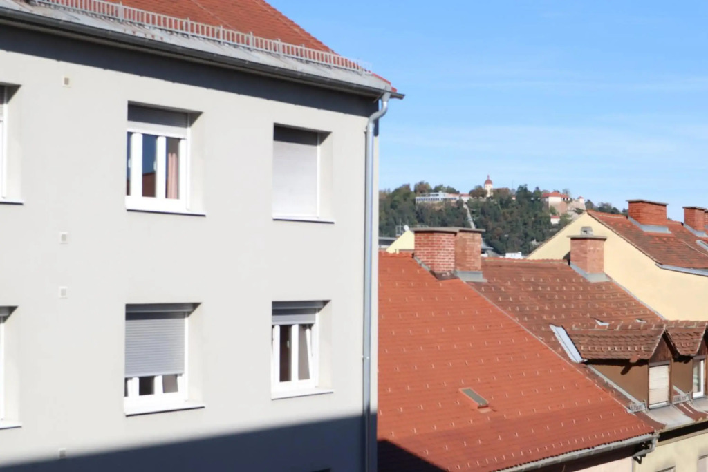 Anastacia Premium Apartment FREE Parking & Self Check-in