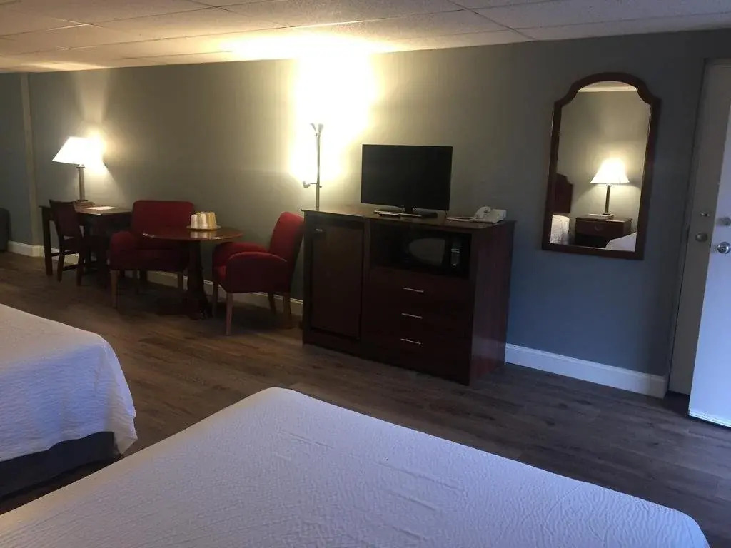 Hyannis Inn