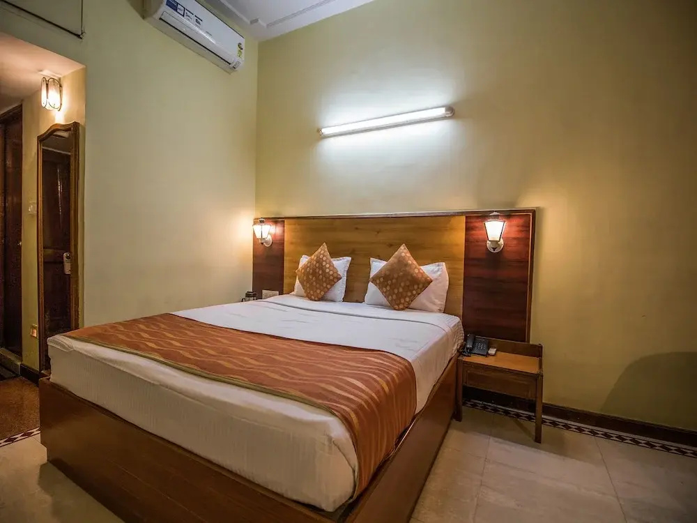 Belsons Taj Mahal Hotel