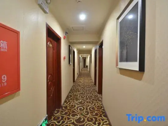 Luding Jinmaoyuan Business Hotel