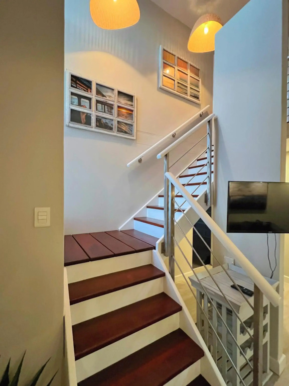 Waterfront Edge B5