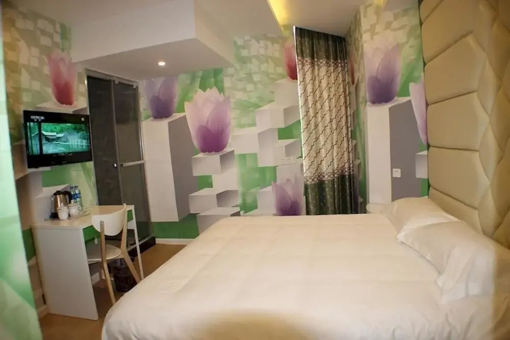 Passerby Fashion Theme Hotel