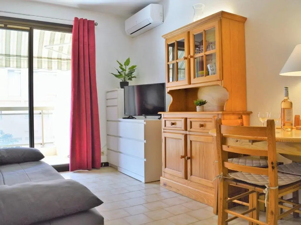 Appartement Le Lavandou, 2 pièces, 5 personnes - FR-1-251-352