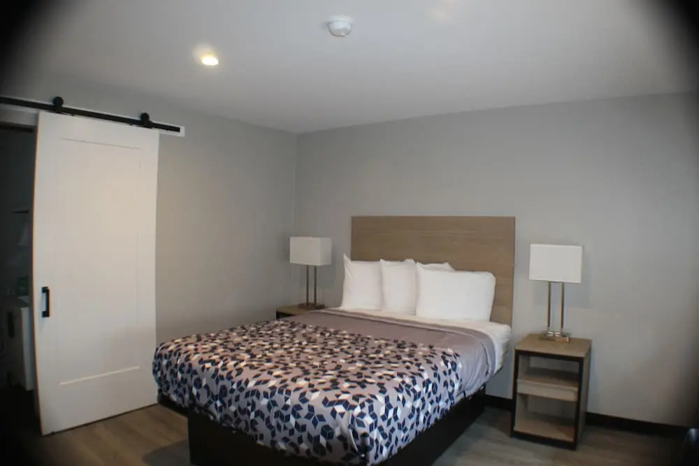 Riviera Motor Inn