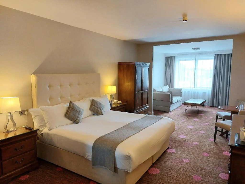 Menlo Park Hotel