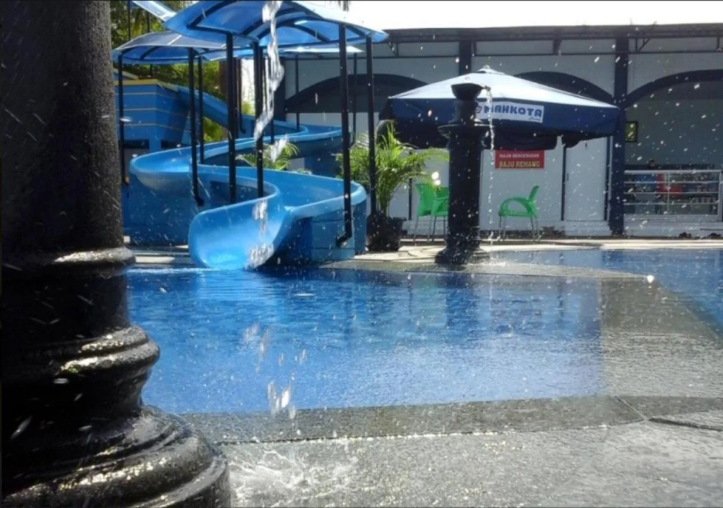 Mahkota Hotel Genteng