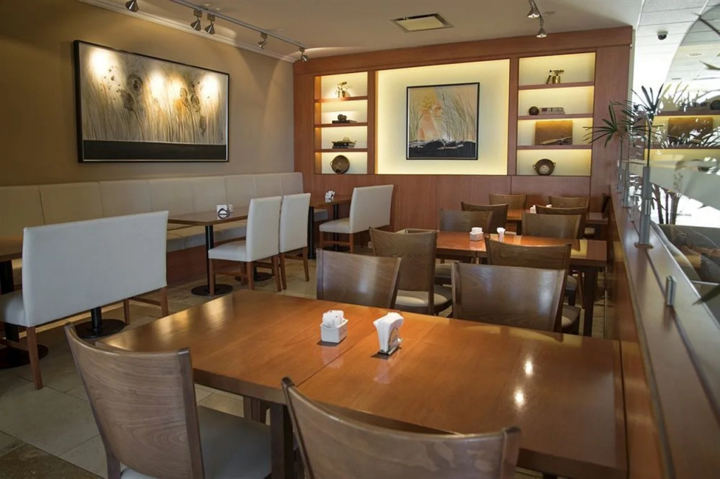 Hotel Tower Inn & Suites