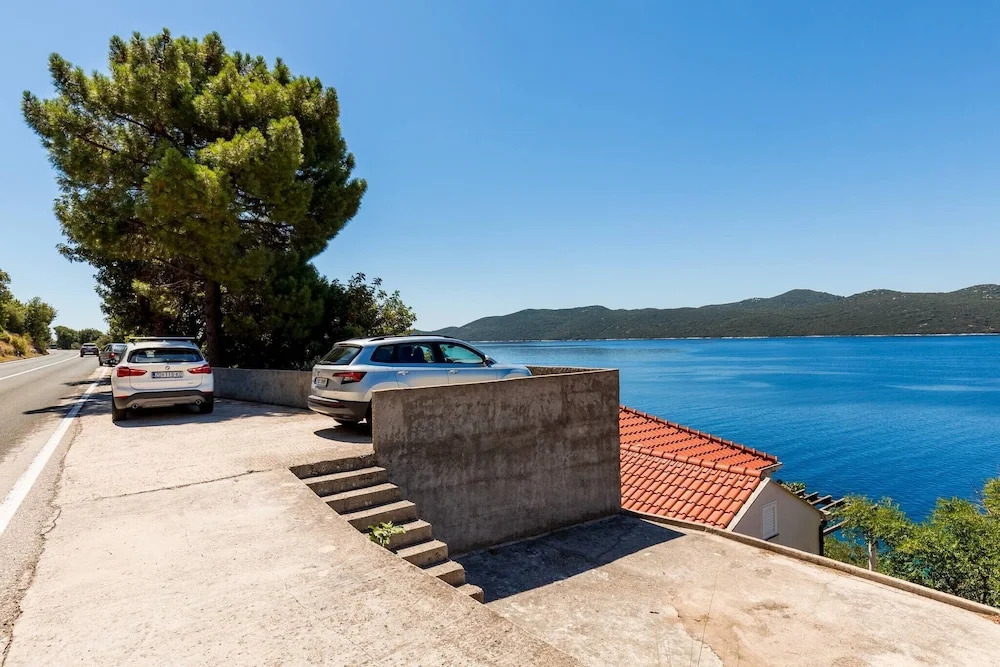 Beach Villa Ratac