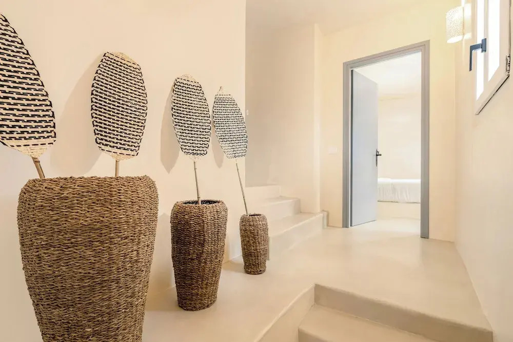 Eolithos Suites