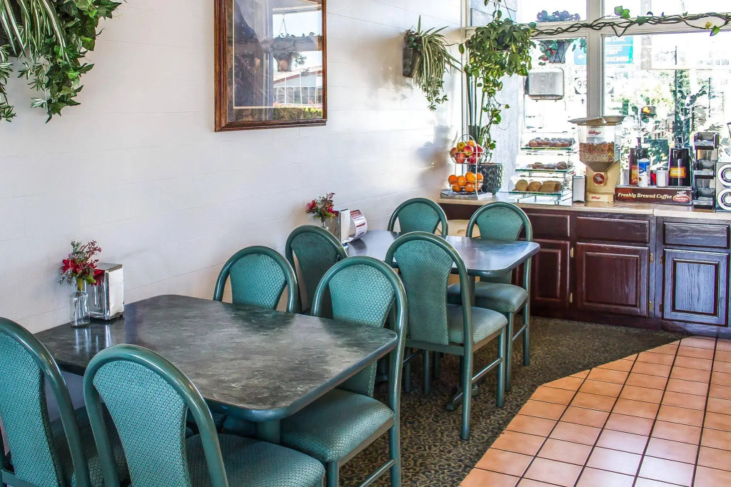 Rodeway Inn & Suites Roseburg