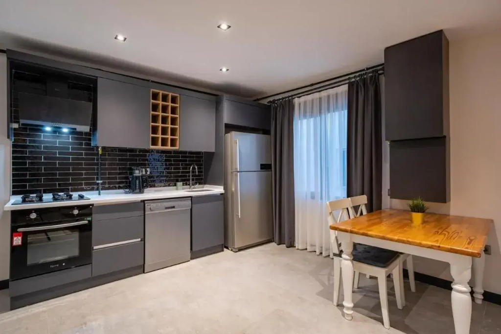 Eluxio Suite Hotel