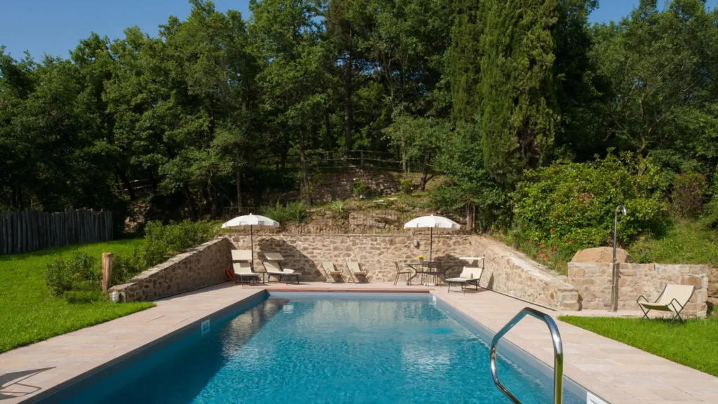 Sleeps: 12 (6 bedrooms, 6 bathrooms) 450 m2. Private garden and the pool (5x12 mts – 1,30mts depth),-VILLA LEOPOLDINA