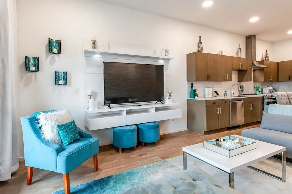 Illume New Green Community Heated Pool Deck 1 Bedroom Condo