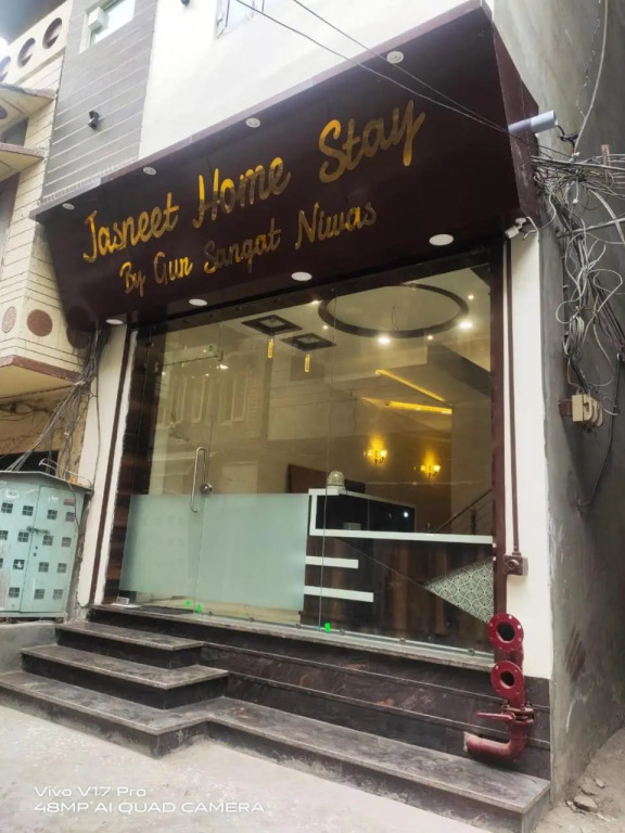 Jasneet Homestay