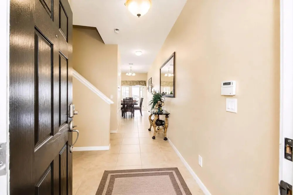 8960 Paradise Palms