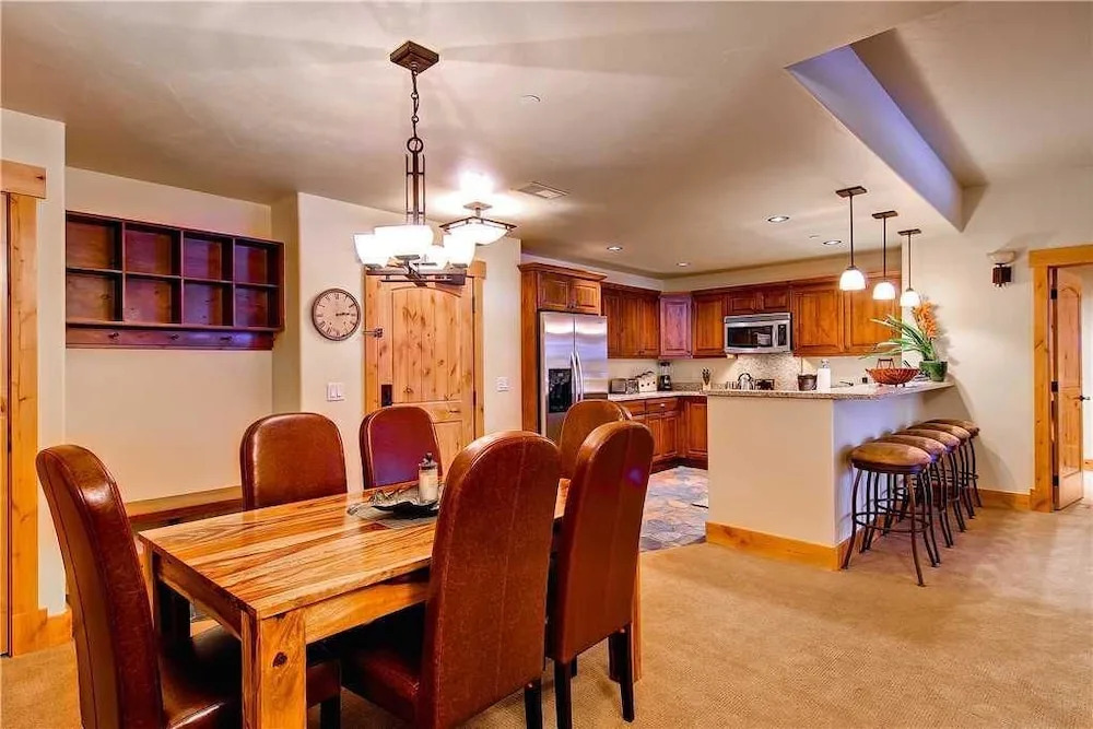 6110 Bear Lodge, Trappeur's Crossing Apartment 3