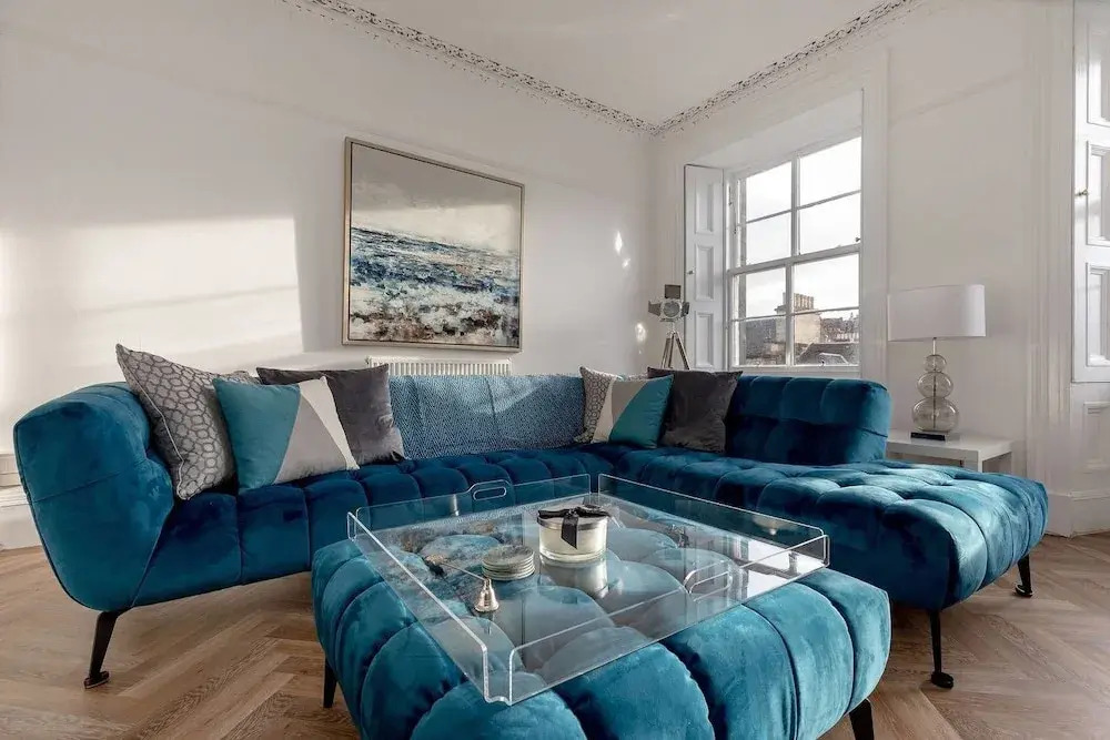 Heart of Edinburgh City Centre 3 Bedroom Georgian Apartment