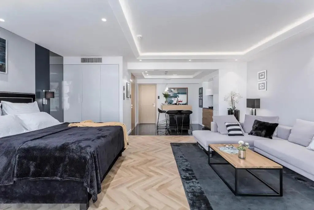 DEO PLAZA Premium Suites & Riverside by Downtown Apartments