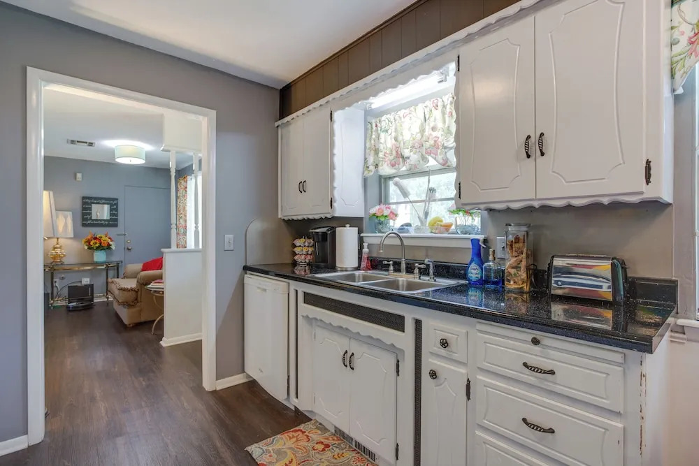 Norman Home w/ Yard, Walk to Park & OU Campus!