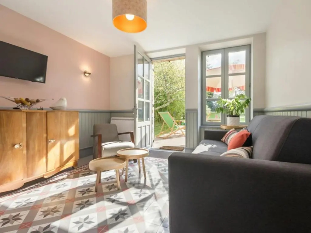 Maison de Maître rénovée avec jardin, terrasse et équipements modernes, au calme de la campagne. - FR-1-306-928