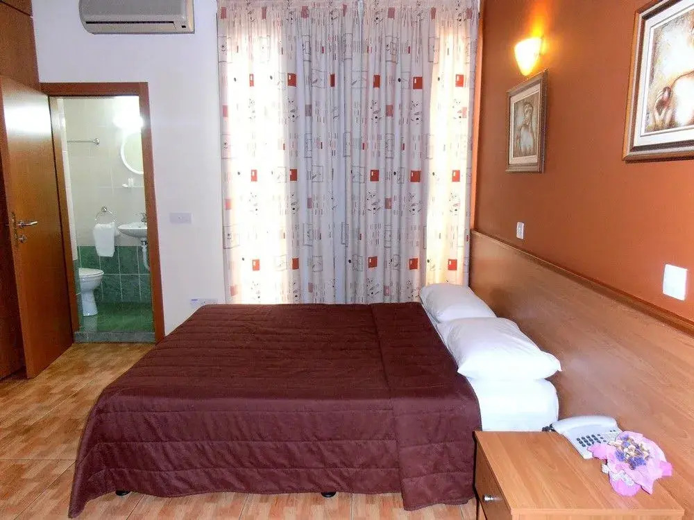 Crown Inn Hotel
